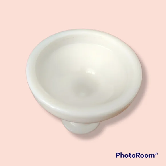 Vintage Milk Glass Candlestick Holders Harvest Grape Matching Set Rustic Decor - Picture 9 of 9